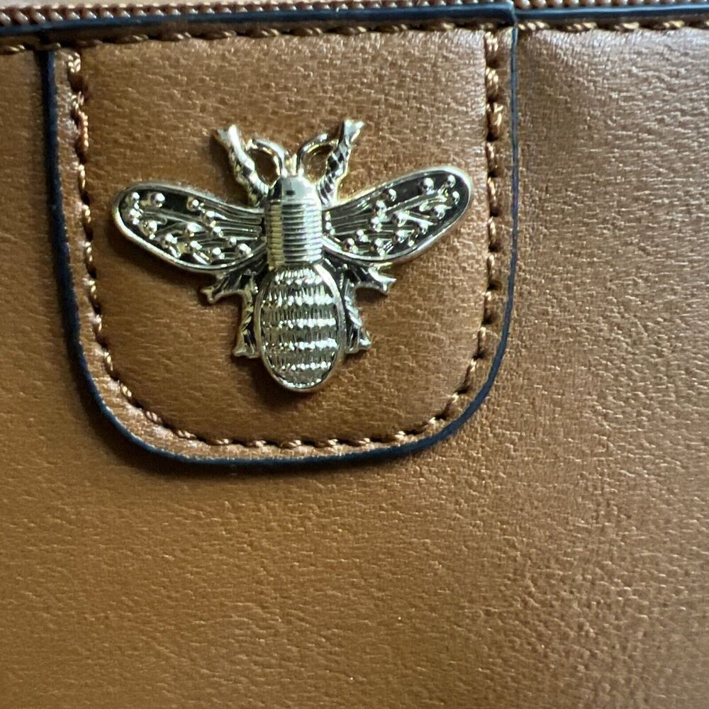 Deluxity Los Angeles Small Bumblebee Crossbody Bag Tan/Black NWT - Picture 5 of 7